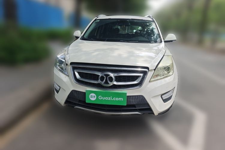 Used BAIC Senova X65 2015 2.0T Automatic Elite Model Front