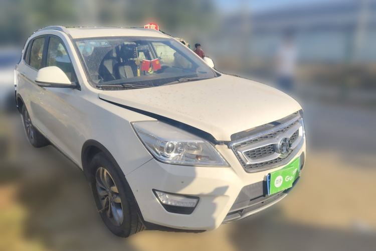 Used BAIC Senova X65 2015 2.0T Automatic Elite Model Front Right 45 Deg