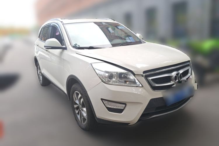 Used BAIC Senova X65 2015 2.0T Automatic Elite Model Front Right 45 Deg