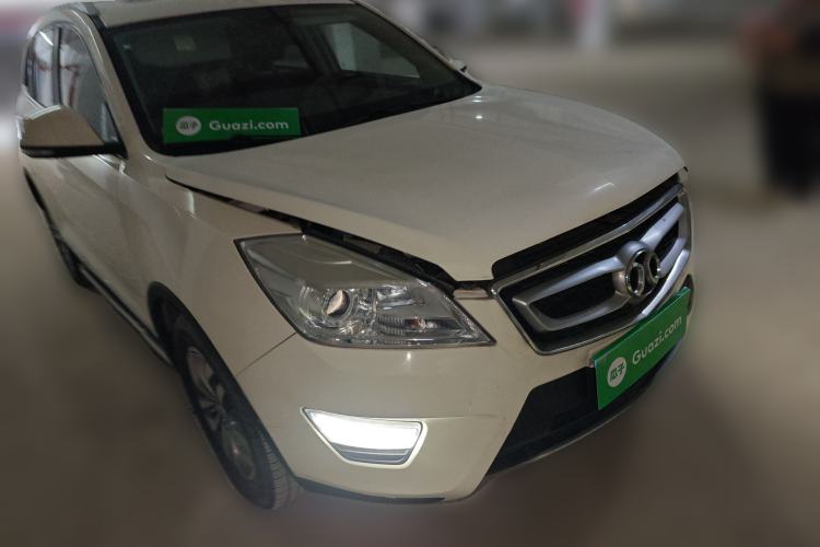 Used BAIC Senova X65 2015 2.0T Automatic Elite Model Front Right 45 Deg