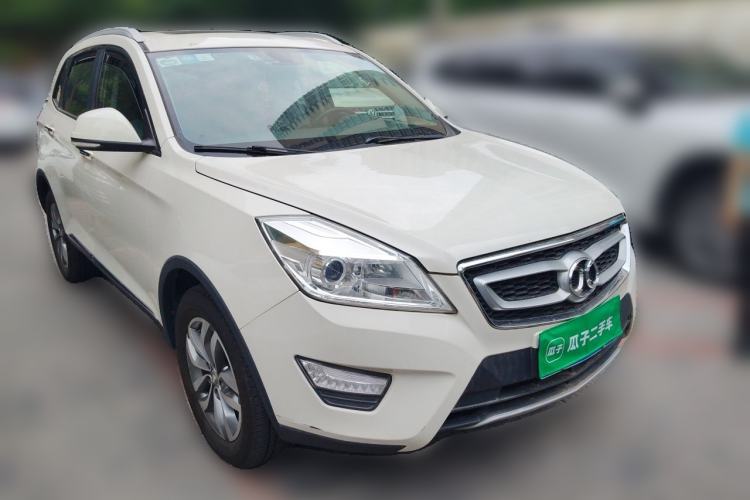 Used BAIC Senova X65 2015 2.0T Automatic Elite Model Front Right 45 Deg