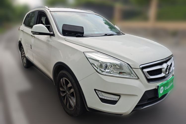 Used BAIC Senova X65 2015 2.0T Automatic Elite Model Front Right 45 Deg