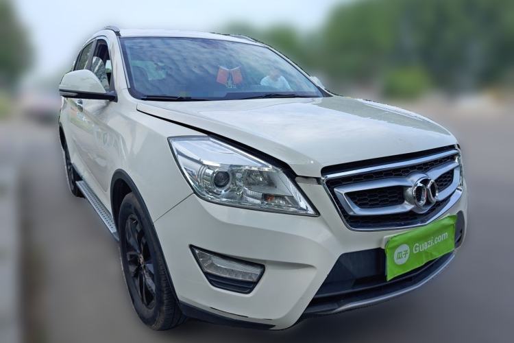 Used BAIC Senova X65 2015 2.0T Automatic Elite Model Front Right 45 Deg