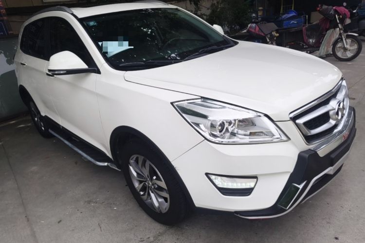 Used BAIC Senova X65 2015 2.0T Automatic Elite Model Front Right 45 Deg