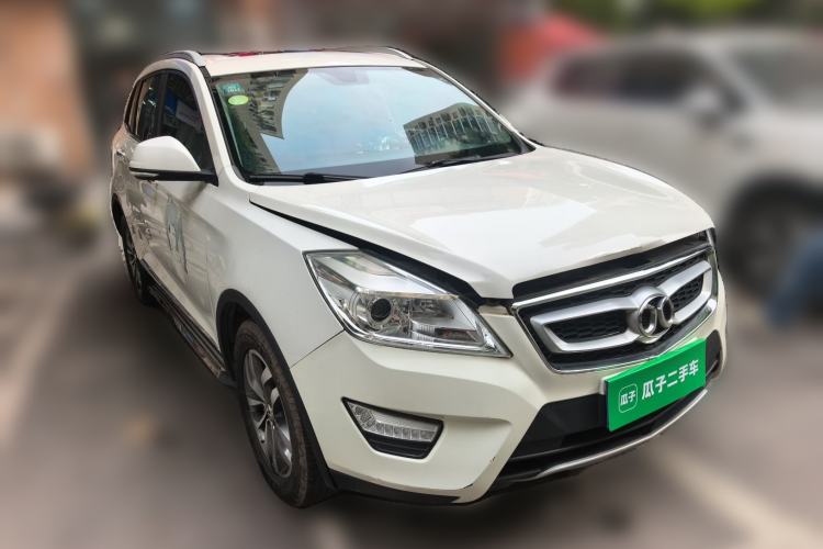 Used BAIC Senova X65 2015 2.0T Automatic Elite Model Front Right 45 Deg