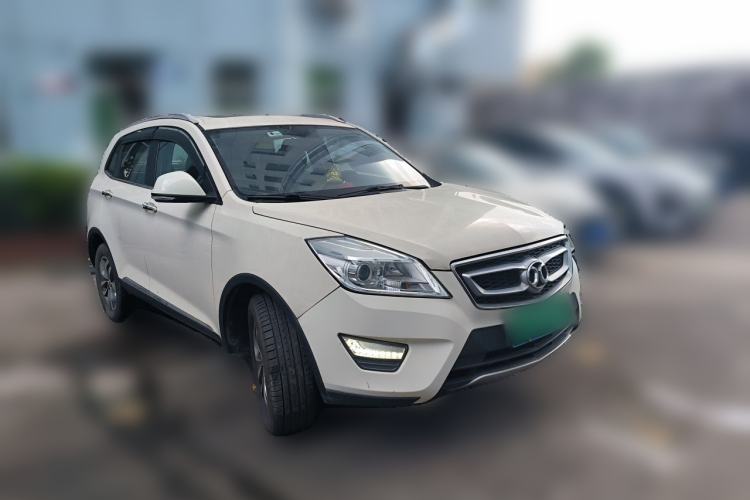 Used BAIC Senova X65 2015 2.0T Automatic Elite Model Front Right 45 Deg