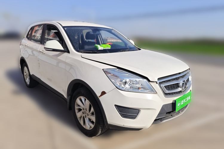 Used BAIC Senova X65 2015 2.0T manual Comfort trim level Front Right 45 Deg