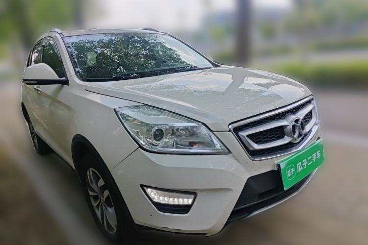 Used BAIC Senova X65 2015 2.0T Automatic Elite Model Front Right 45 Deg