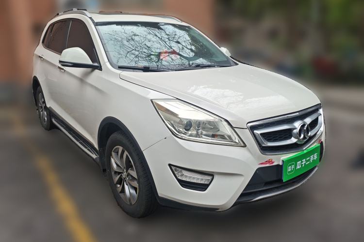 Used BAIC Senova X65 2015 2.0T Automatic Elite Model Front Right 45 Deg
