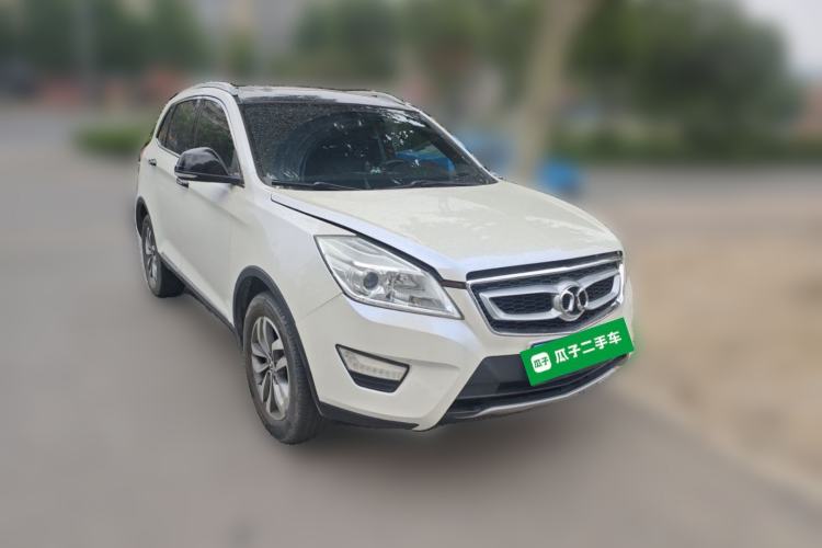 Used BAIC Senova X65 2015 2.0T Automatic Elite Model Front Right 45 Deg