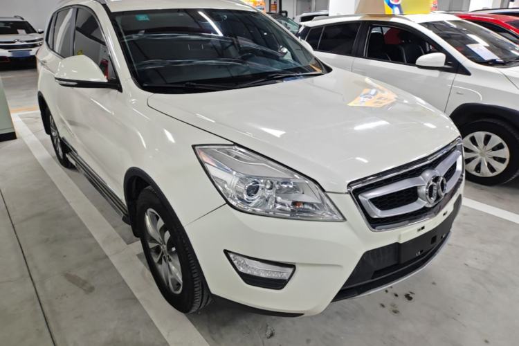 Used BAIC Senova X65 2015 2.0T Automatic Elite Model Front Right 45 Deg