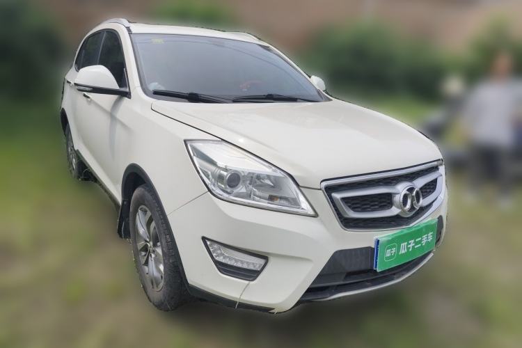 Used BAIC Senova X65 2015 2.0T Automatic Elite Model Front Right 45 Deg