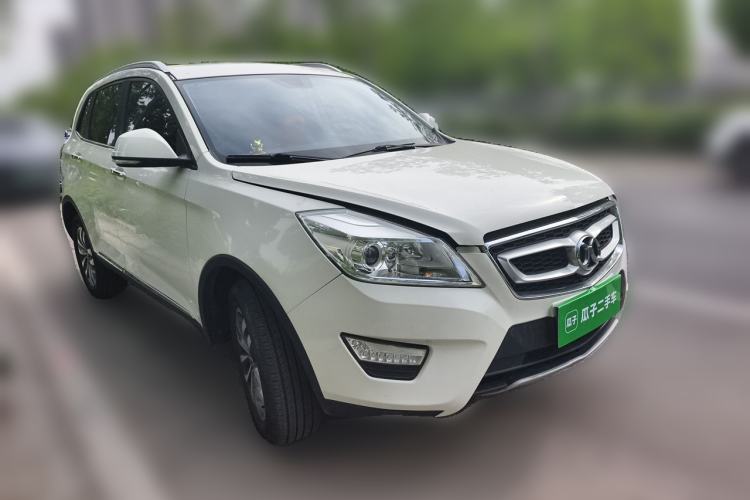 Used BAIC Senova X65 2015 2.0T Automatic Elite Model Front Right 45 Deg