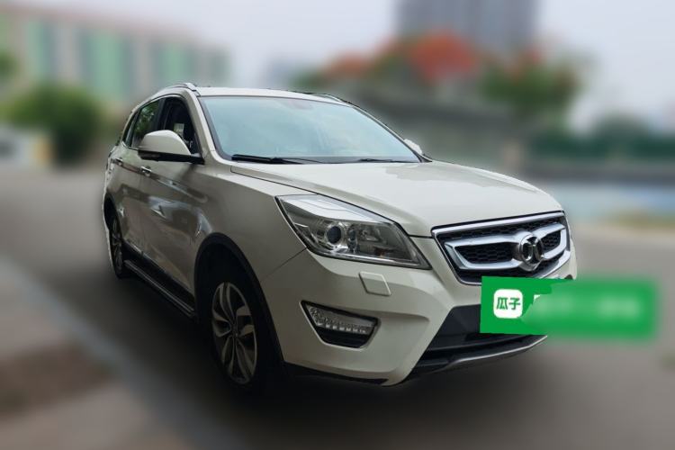 Used BAIC Senova X65 2015 2.0T automatic luxury version Front Right 45 Deg