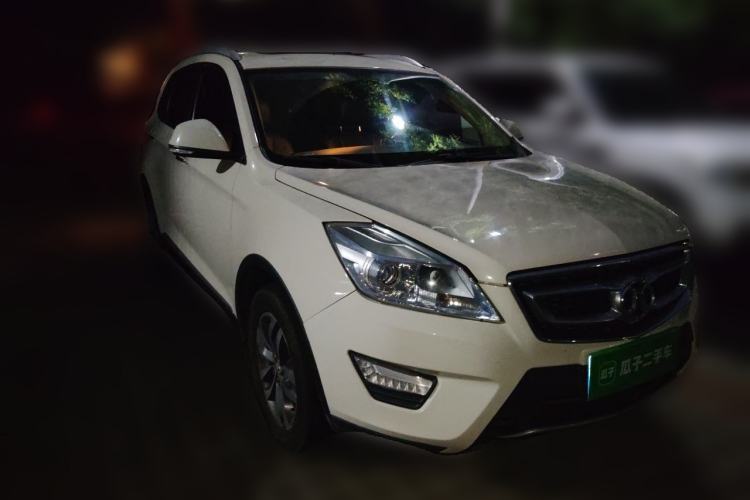 Used BAIC Senova X65 2015 2.0T Automatic Elite Model Front Right 45 Deg