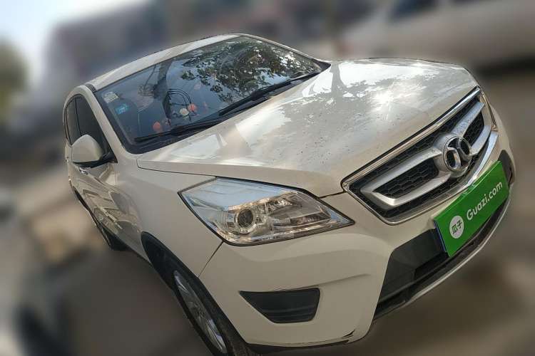 Used BAIC Senova X65 2015 2.0T manual Comfort trim level Front Right 45 Deg