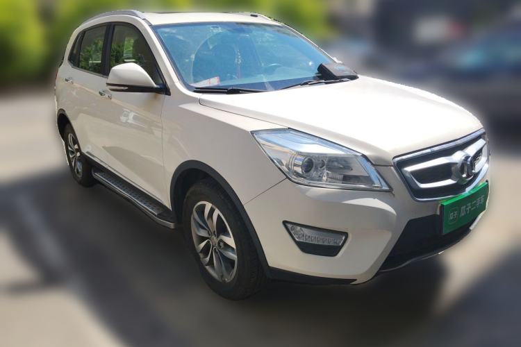 Used BAIC Senova X65 2015 2.0T Manual Elite Edition Front Right 45 Deg