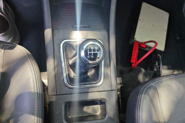 Used BAIC Senova X65 2015 2.0T Manual Luxury Edition Gear Lever