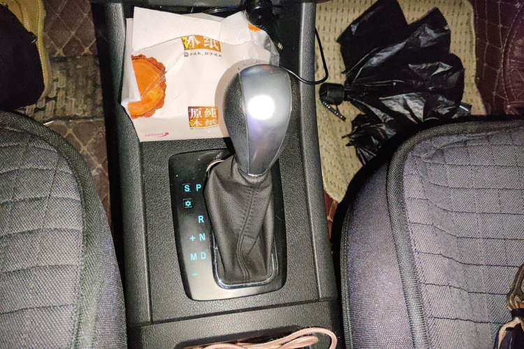 Used BAIC Senova X65 2015 2.0T Automatic Elite Model Gear Lever