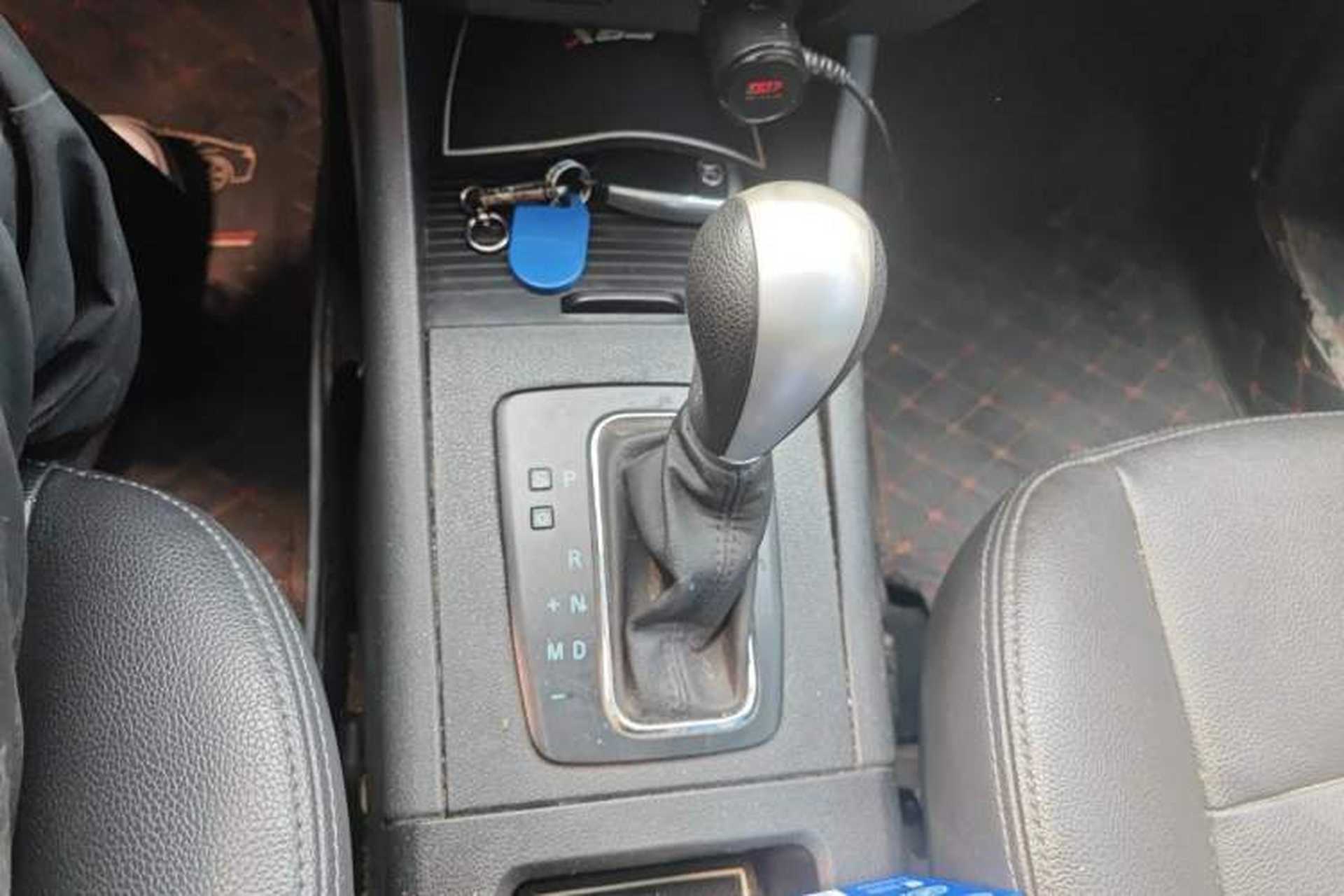 Used BAIC Senova X65 2015 2.0T Automatic Elite Model Gear Lever