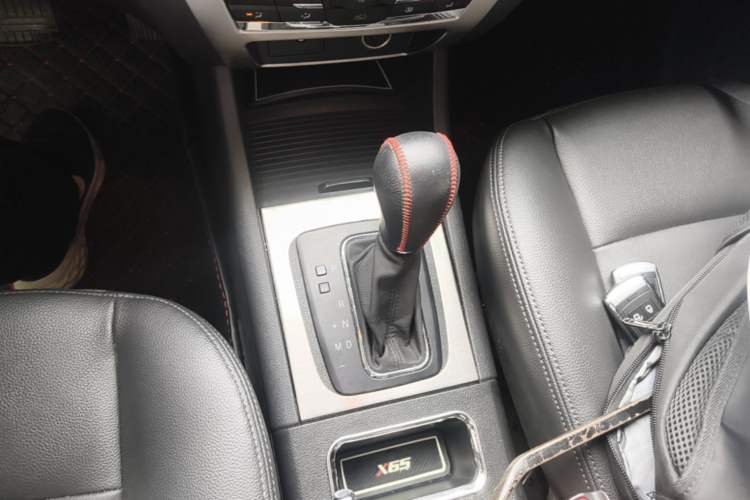 Used BAIC Senova X65 2015 2.0T Automatic Elite Model Gear Lever