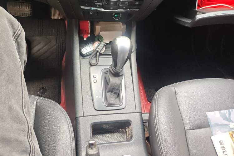 Used BAIC Senova X65 2015 2.0T Automatic Elite Model Gear Lever