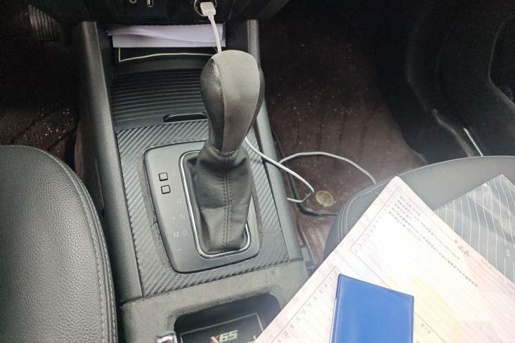 Used BAIC Senova X65 2015 2.0T Automatic Elite Model Gear Lever