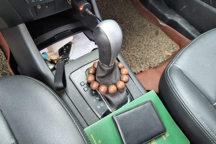 Used BAIC Senova X65 2015 2.0T Automatic Elite Model Gear Lever