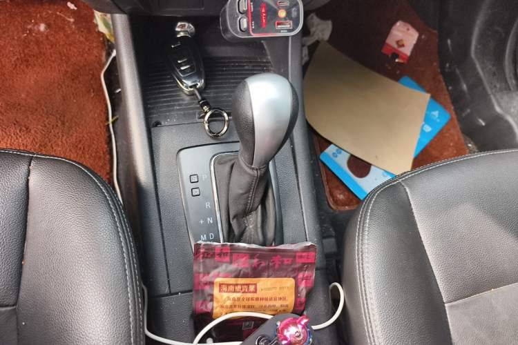 Used BAIC Senova X65 2015 2.0T Automatic Elite Model Gear Lever