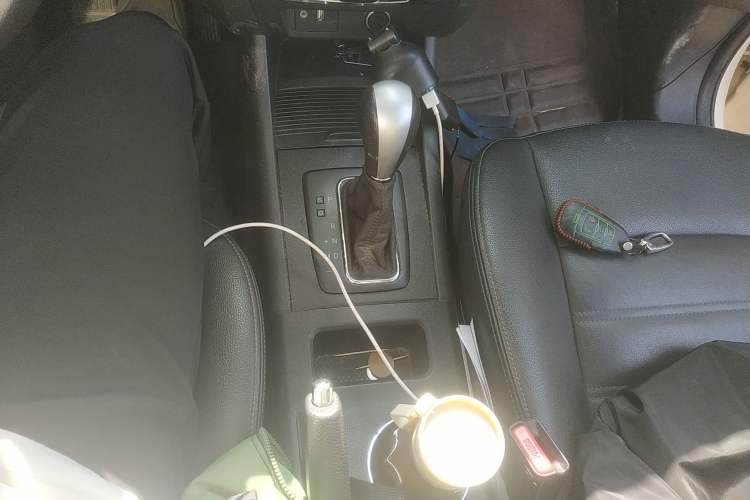 Used BAIC Senova X65 2015 2.0T Automatic Elite Model Gear Lever