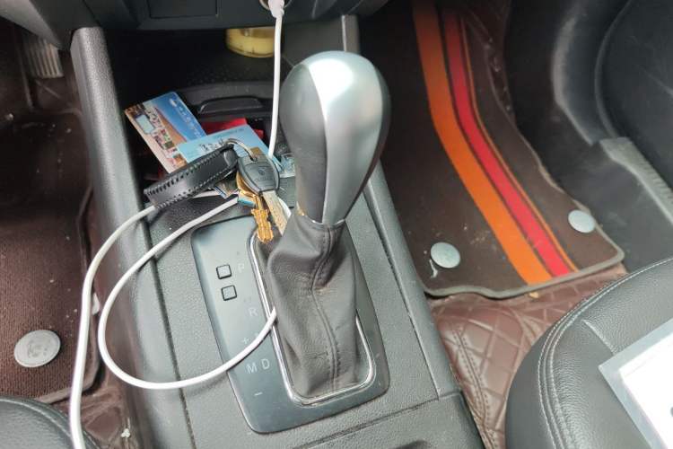 Used BAIC Senova X65 2015 2.0T automatic luxury version Gear Lever