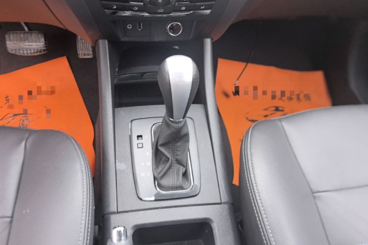 Used BAIC Senova X65 2015 2.0T Automatic Elite Model Gear Lever