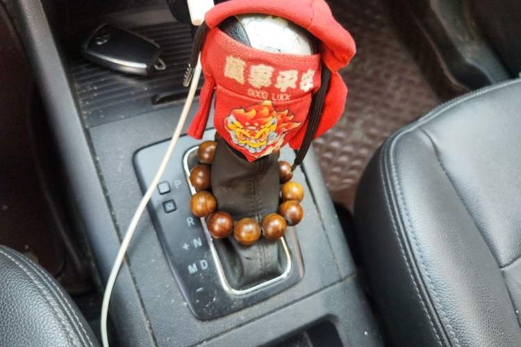 Used BAIC Senova X65 2015 2.0T Automatic Elite Model Gear Lever