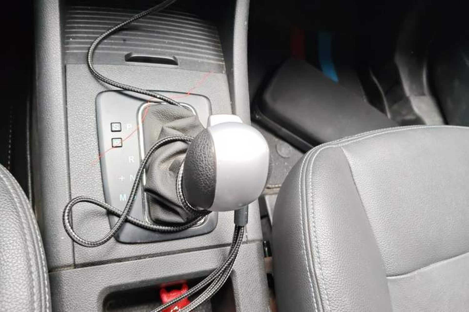 Used BAIC Senova X65 2015 2.0T automatic comfort version Gear Lever