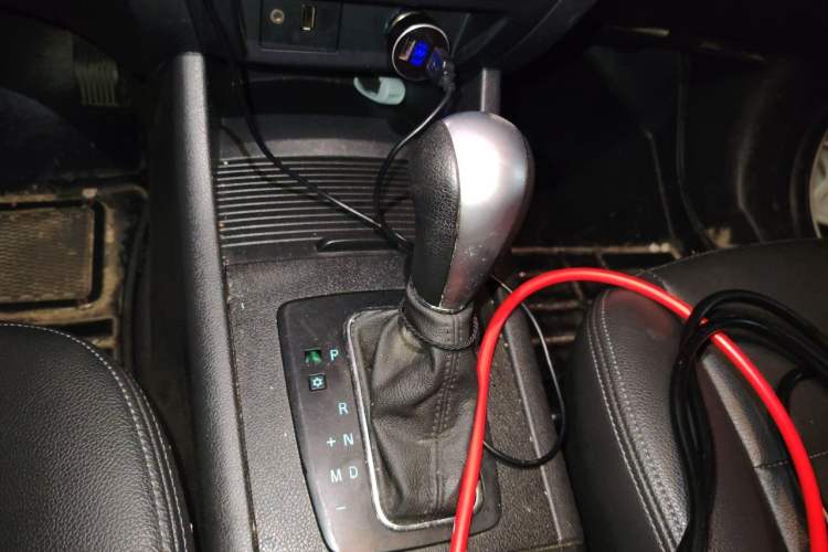 Used BAIC Senova X65 2015 2.0T Automatic Elite Model Gear Lever