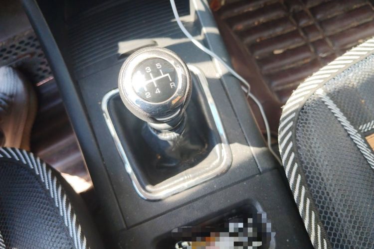 Used BAIC Senova X65 2015 2.0T Manual Elite Edition Gear Lever