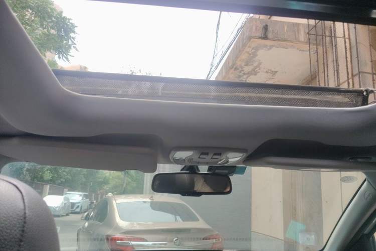 Used BAIC Senova X65 2015 2.0T automatic luxury version Headliner