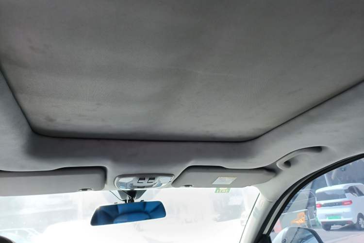 Used BAIC Senova X65 2015 2.0T Automatic Elite Model Headliner