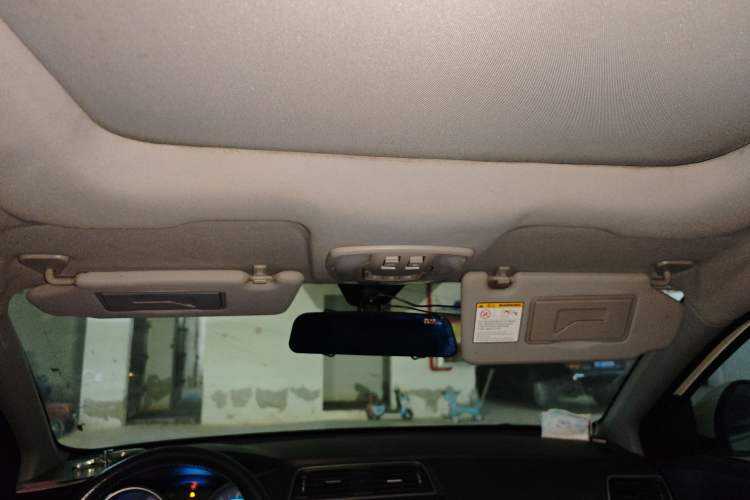 Used BAIC Senova X65 2015 2.0T Automatic Elite Model Headliner