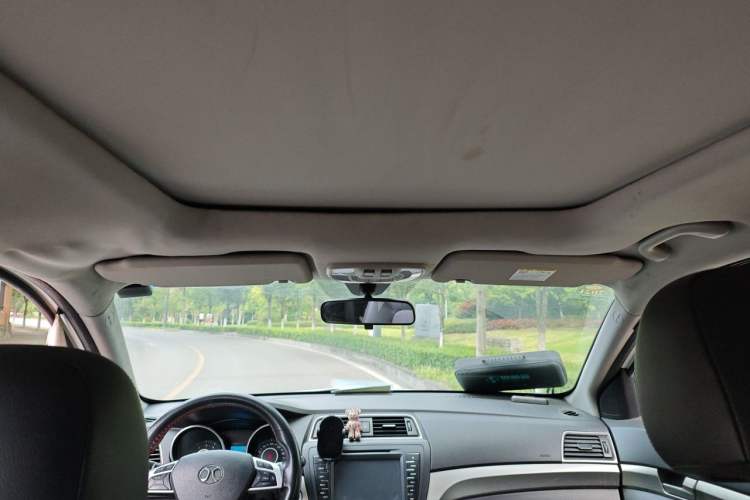 Used BAIC Senova X65 2015 2.0T Automatic Elite Model Headliner