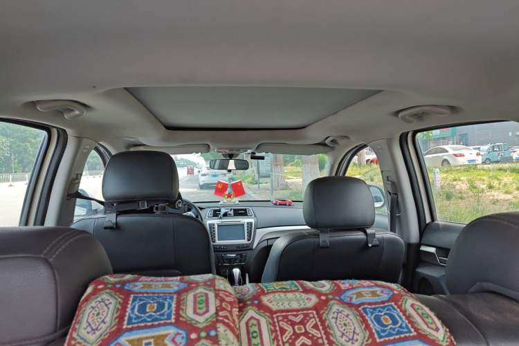 Used BAIC Senova X65 2015 2.0T Automatic Elite Model Headliner