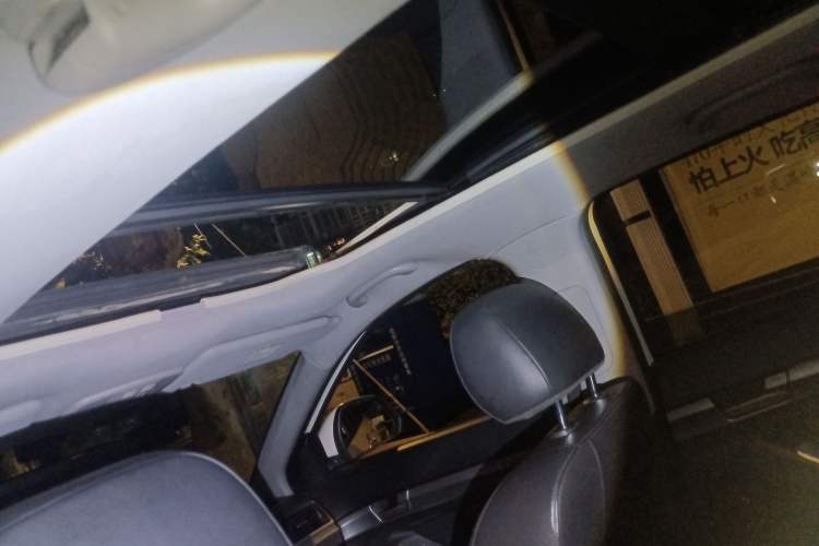 Used BAIC Senova X65 2015 2.0T Automatic Elite Model Headliner