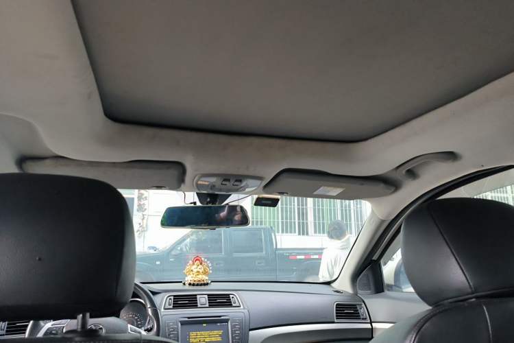 Used BAIC Senova X65 2015 2.0T Automatic Elite Model Headliner