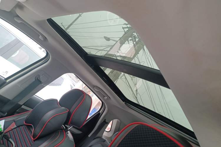 Used BAIC Senova X65 2015 2.0T Automatic Elite Model Headliner
