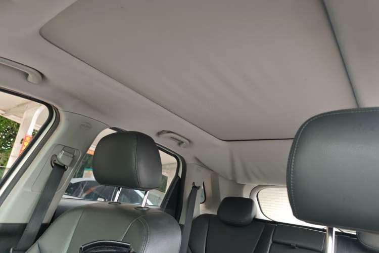 Used BAIC Senova X65 2015 2.0T automatic luxury version Headliner