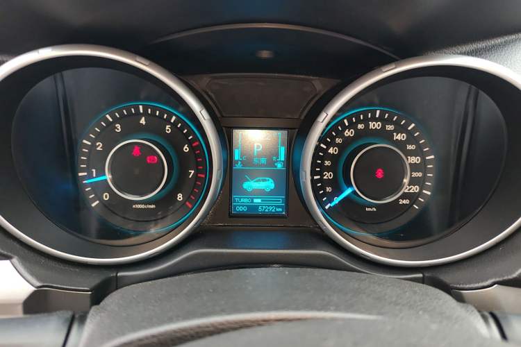 Used BAIC Senova X65 2015 2.0T Automatic Elite Model Instrument Cluster