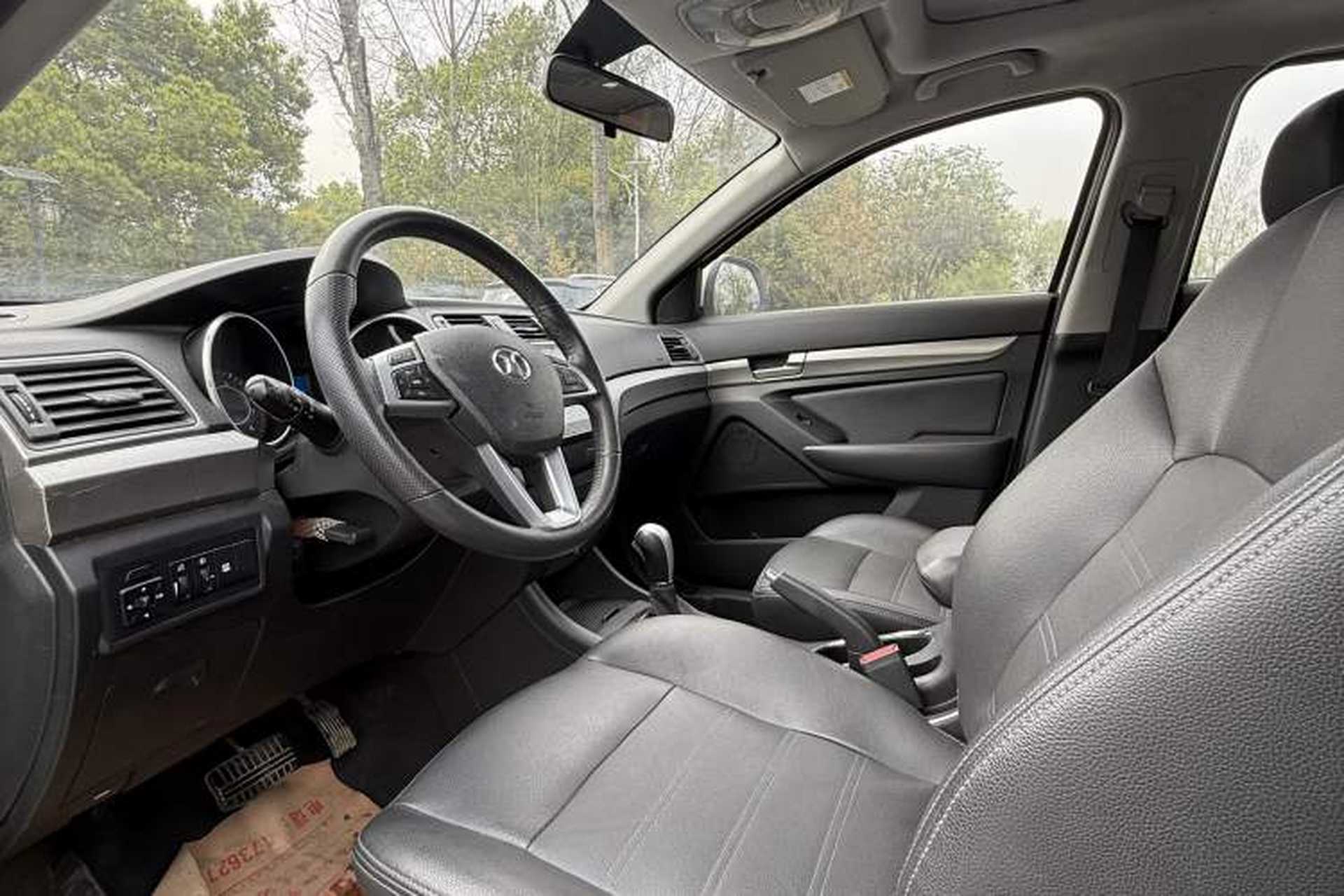Used BAIC Senova X65 2015 2.0T automatic comfort version Interior 1