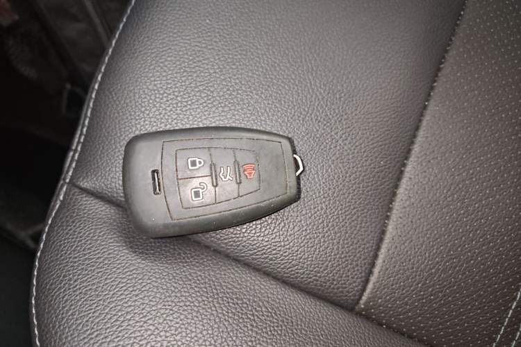 Used BAIC Senova X65 2015 2.0T automatic luxury version Interior 1