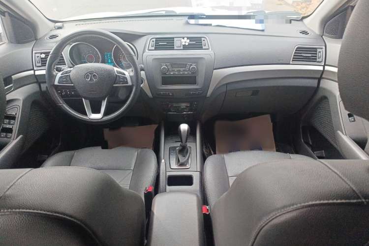 Used BAIC Senova X65 2015 2.0T automatic comfort version Interior 1