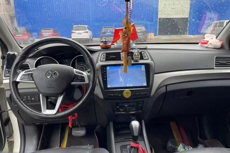 Used BAIC Senova X65 2015 2.0T automatic comfort version Interior 1